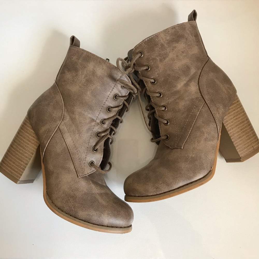 Lace Up Combat Boots🖤